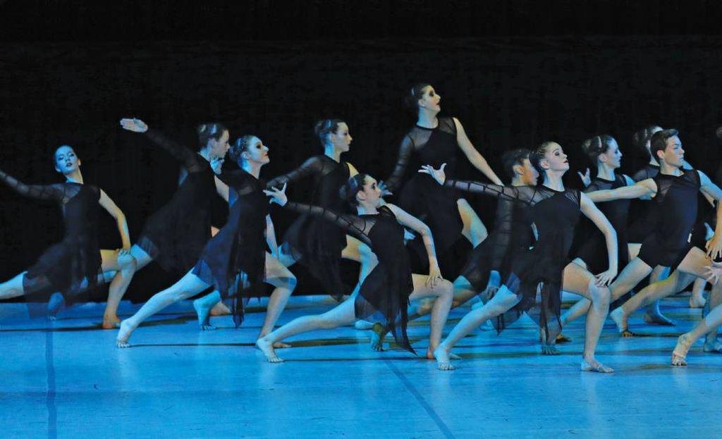 danceau181001_article_056_01_02