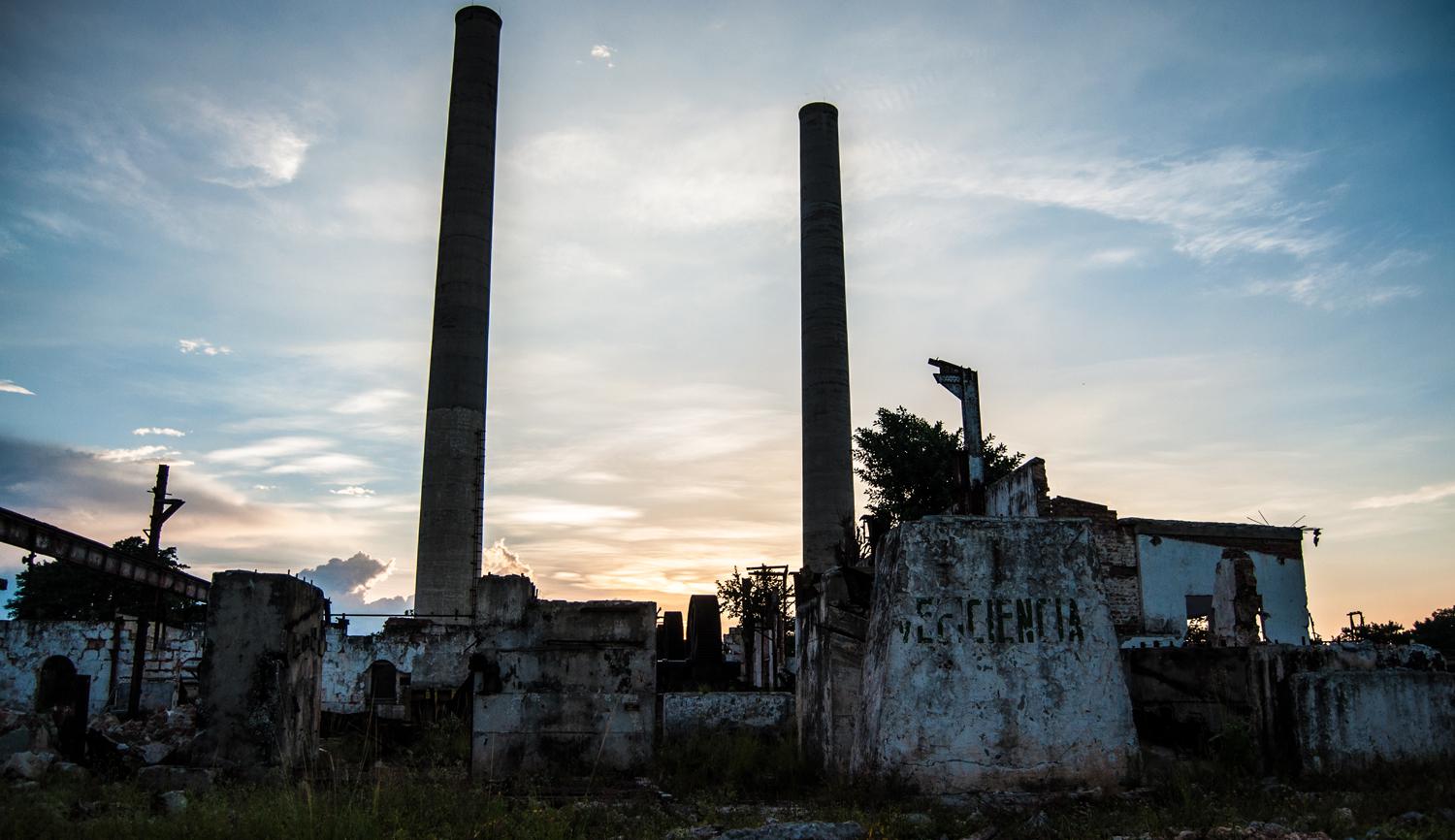 Bajo la Tarea Álvaro Reynoso cerrarían sus puertas casi un centenar de ingenios en toda Cuba (Foto: Julio Batista)