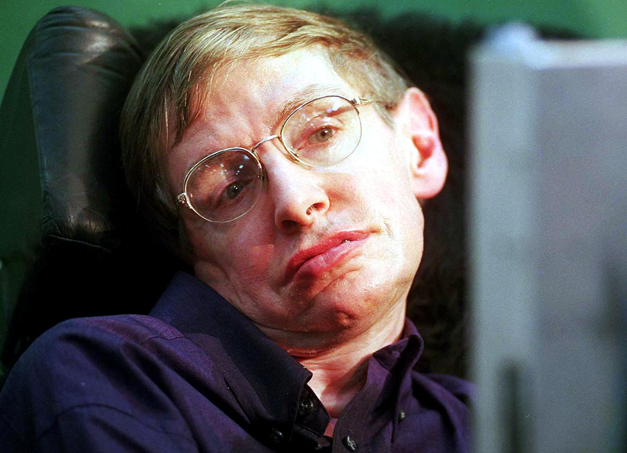 World-renowned physicist Stephen Hawking answers questions with the help of a voice synthesiser during a press conference at the Tata Institute of Fundamental Research (TIFR) in Bombay, 06 January 2001.