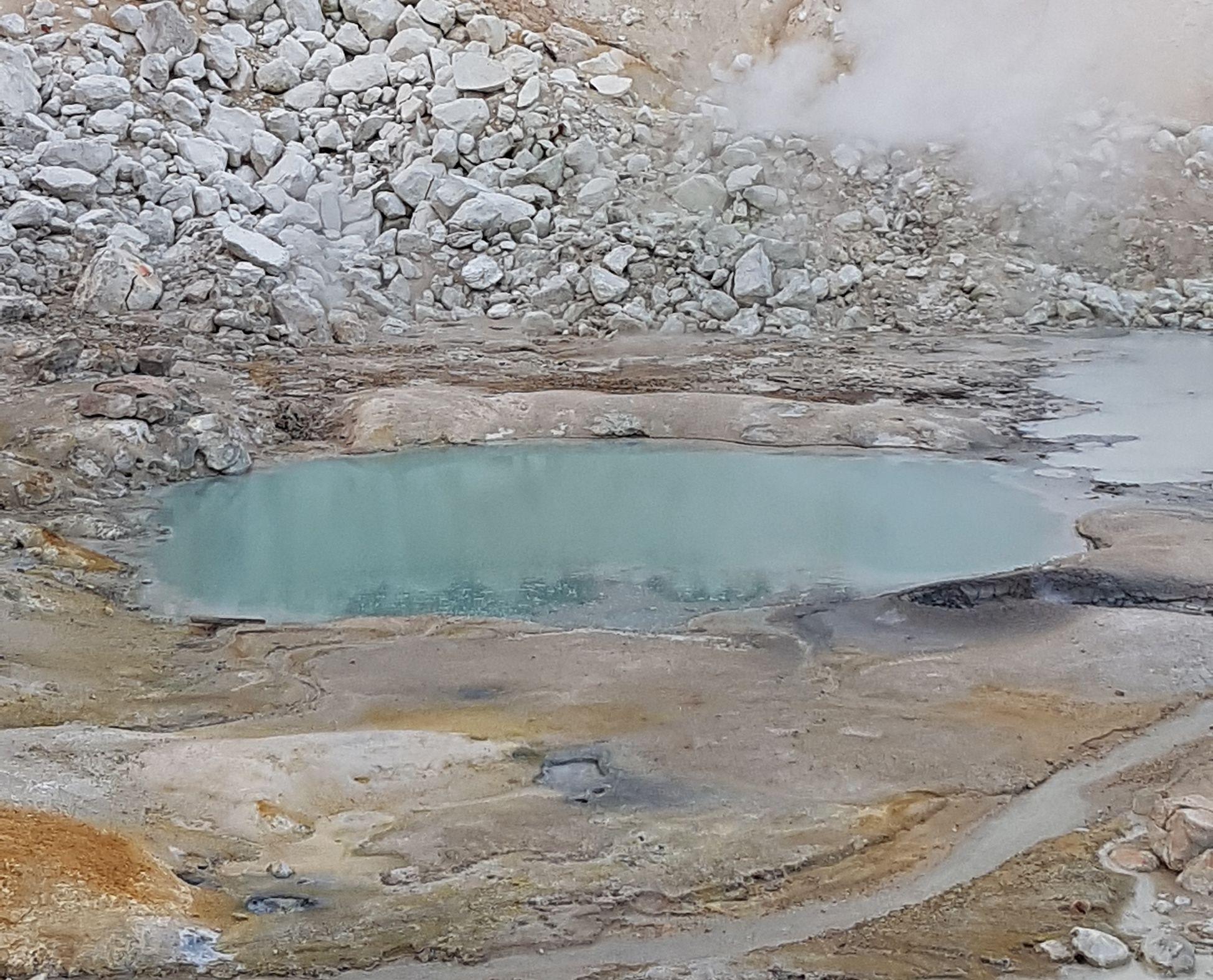 If a new paper is right, the first life on Earth could have formed in a pond like this one.