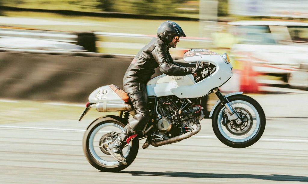 retclassbikeau1804_article_064_01_02
