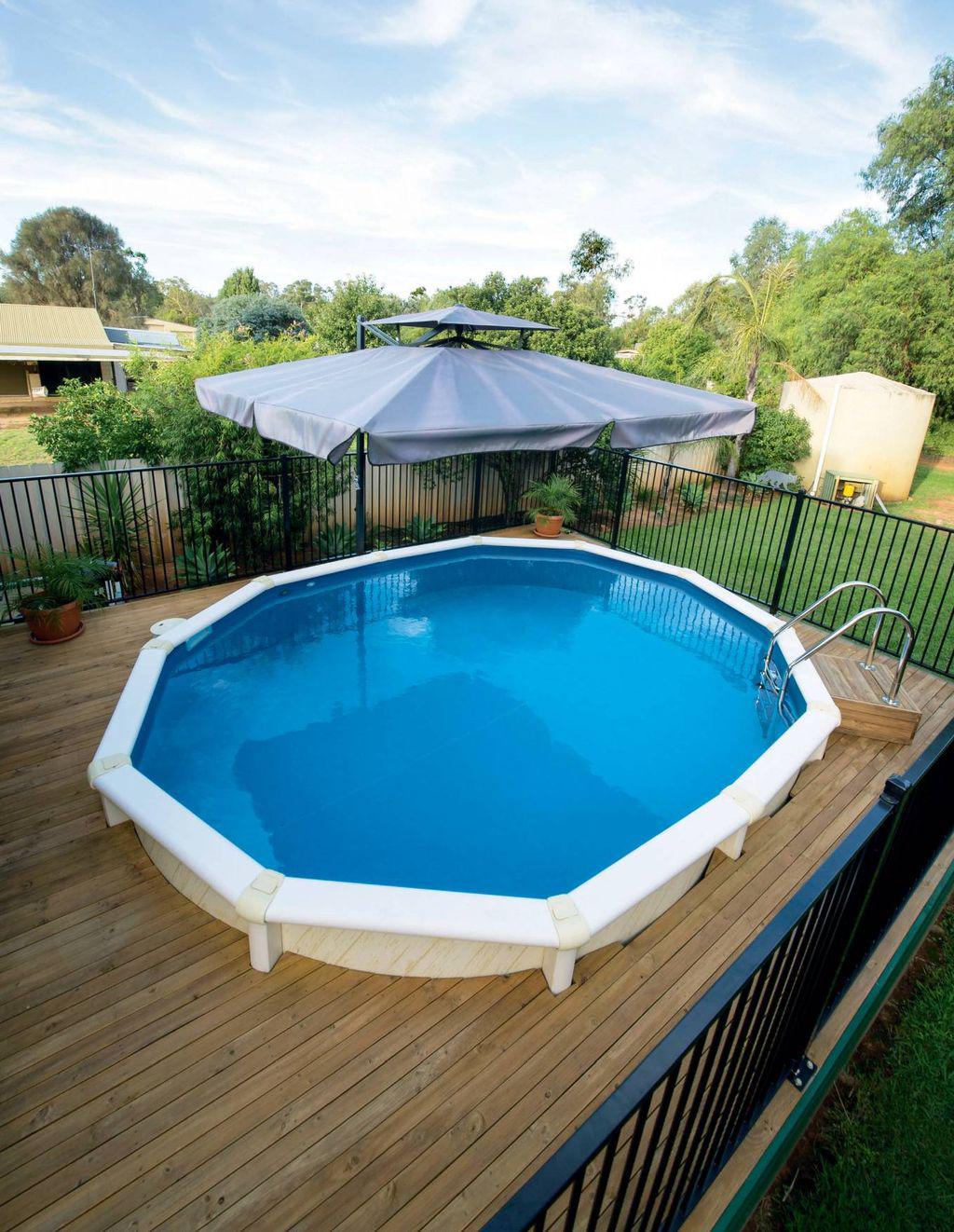 poolside1612_article_142_01_03