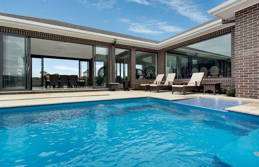 poolside1506_003_043_136_CapitalCountryP_0